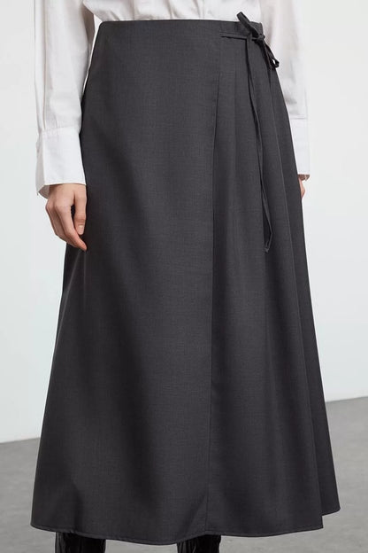 Women Fashion Style Maxi Unlined Woven Hijab Pleated Detailed Woven Skirt