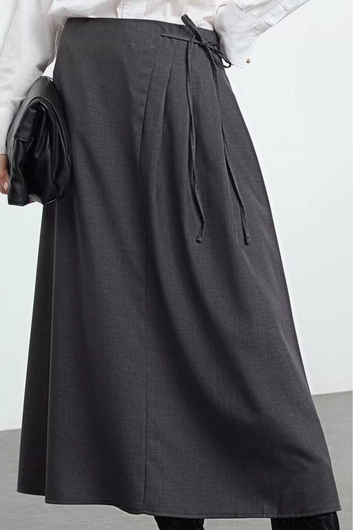 Women Fashion Style Maxi Unlined Woven Hijab Pleated Detailed Woven Skirt