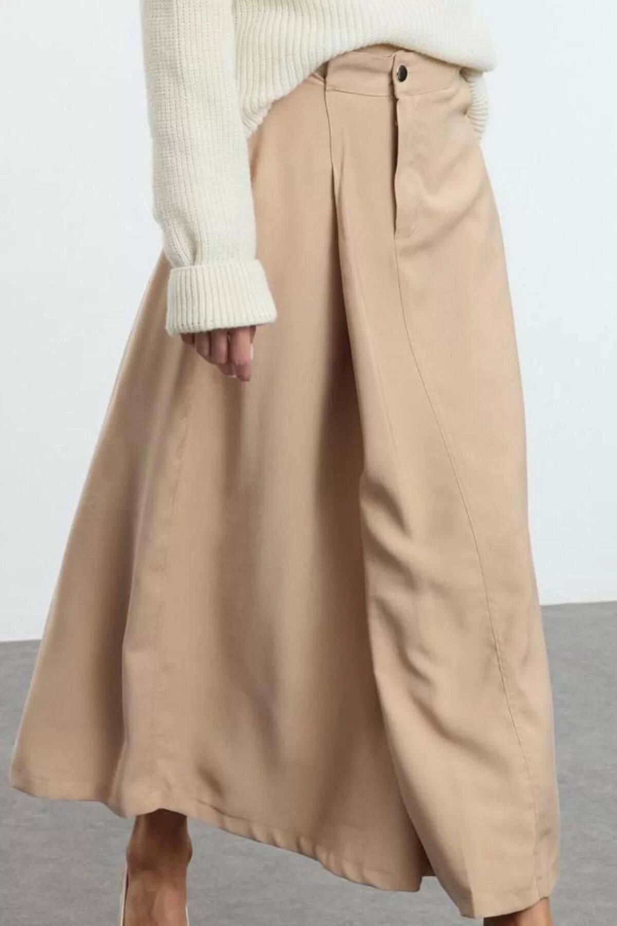 Women Fashion Style Maxi Unlined Woven Hijab Flap Pocket Detailed Woven Skirt