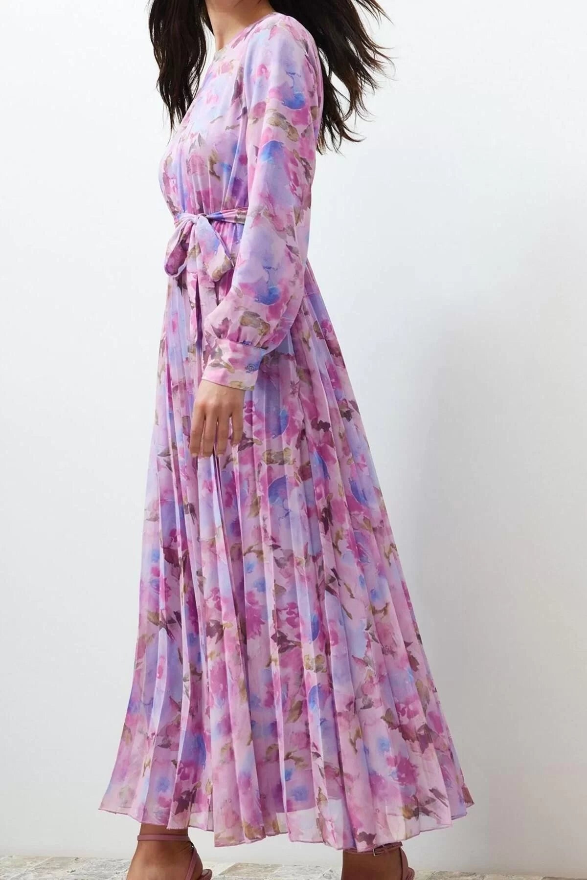 Women's Hijab Maxi Length Regular Leopard Patterned Belt Detailed Lined Pleated Chiffon Woven Dress