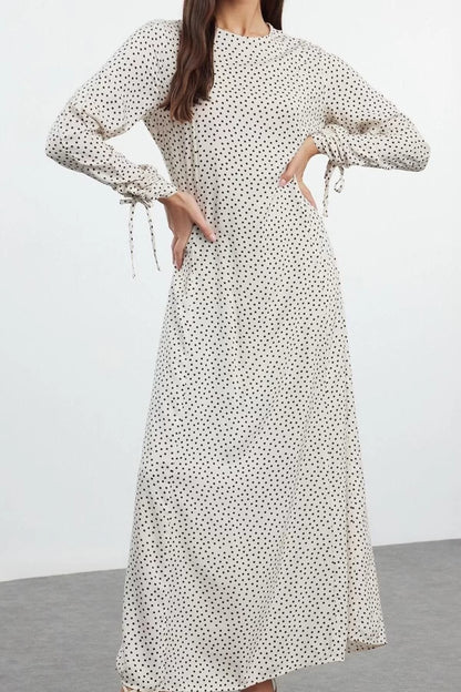 Women Fashion Stylish Hijab Maxi Length Crew Neck Regular Polka Dot Patterned Woven Dress