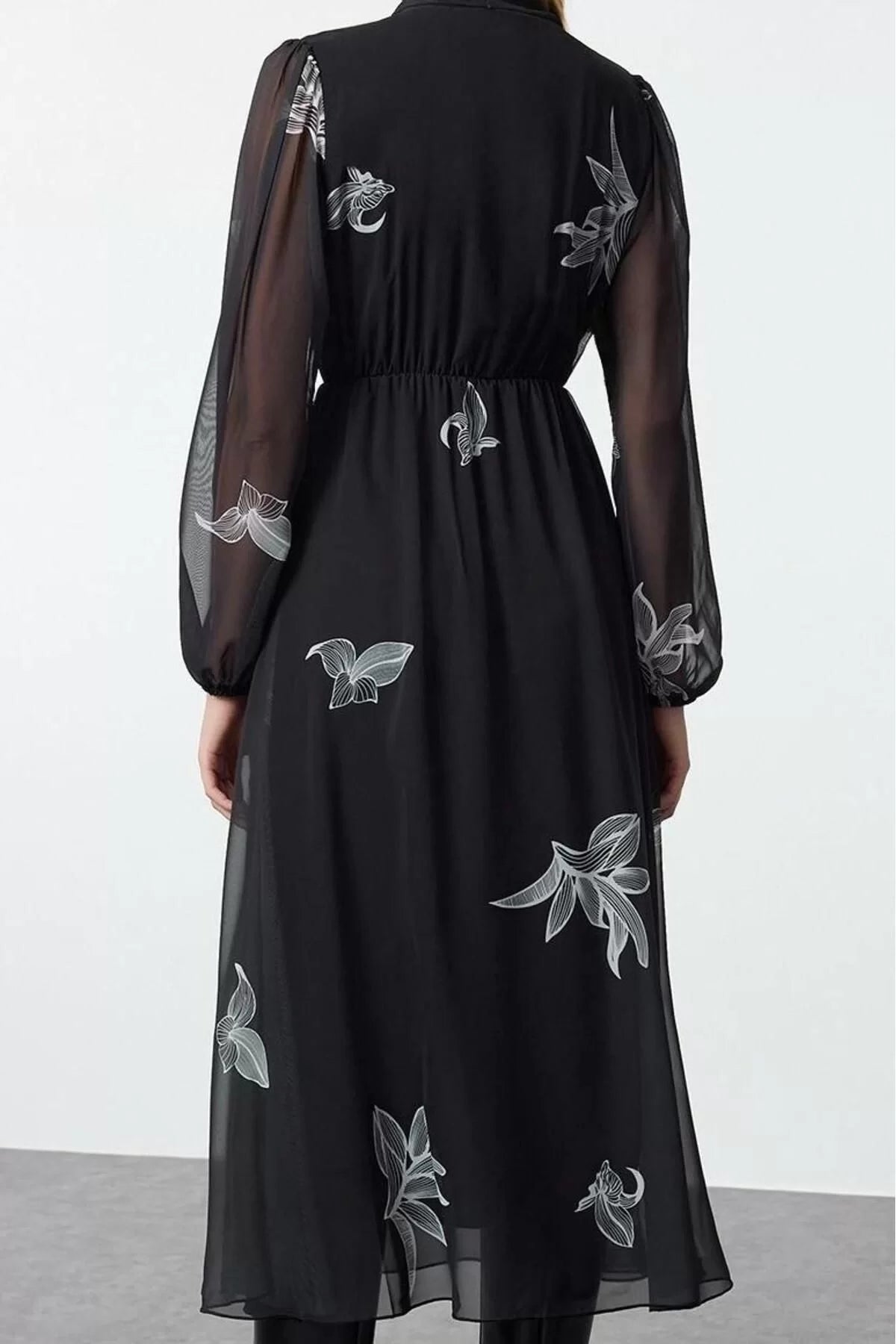 Women Fashion Stylish Maxi Length Judge Collar Regular Floral Pleated Detail Chiffon Woven Dress