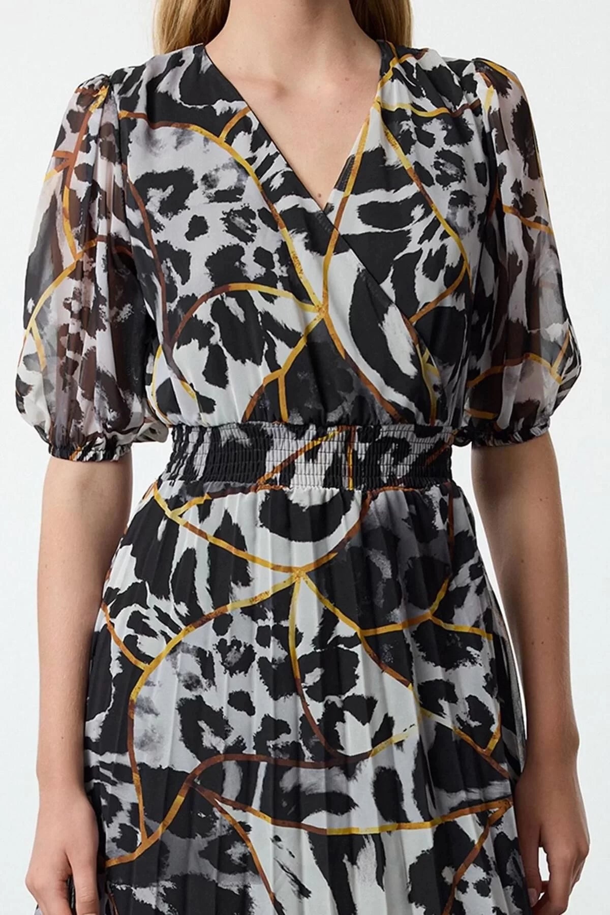 Women Fashion Stylish Midi Length Double Breasted Regular Animal Patterned Chiffon Woven Dress