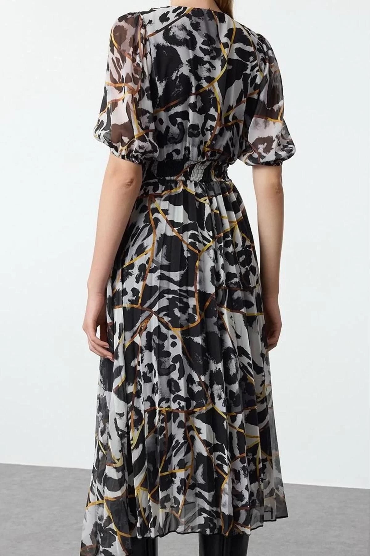 Women Fashion Stylish Midi Length Double Breasted Regular Animal Patterned Chiffon Woven Dress