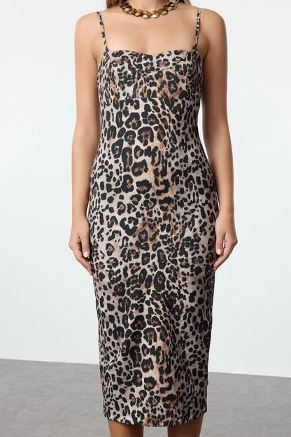 Women Fashion Stylish Midi Length Sweetheart Neck Fitted Bodycon Leopard Print Dress