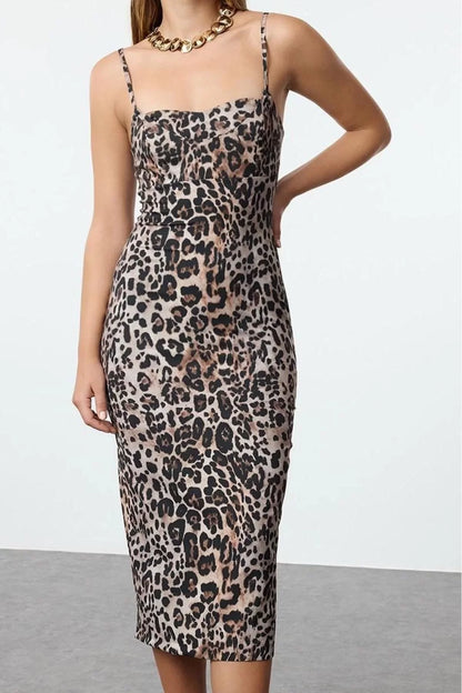 Women Fashion Stylish Midi Length Sweetheart Neck Fitted Bodycon Leopard Print Dress