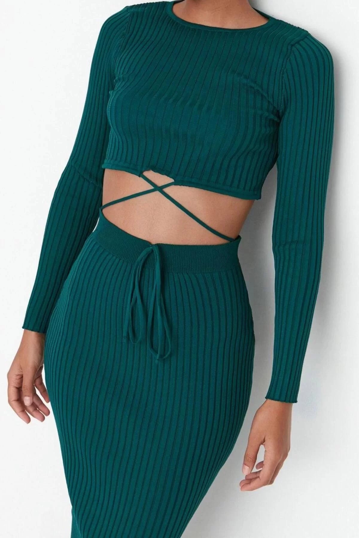 Women's Fashion Stylish Wide Leg Midi Length Long Sleeve Super Crop Tie Detailed Skirted Knitwear Top-Bottom Set