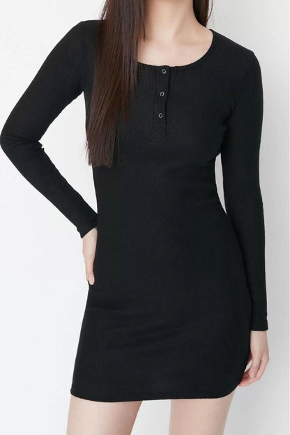 Women's Fashion Mini Length Button Collar Slim Snap Detailed Fitted Elastic Knitted Pencil Dress