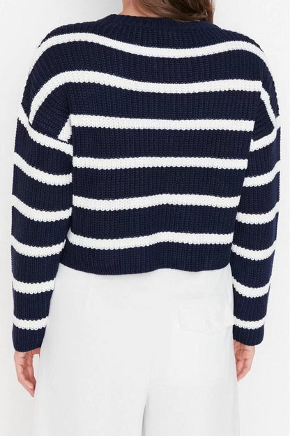 Women Fashion Stylish Crew Neck Low Sleeve Crop Basic Striped Knitwear Sweater