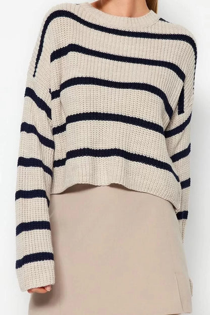 Women Fashion Stylish Crew Neck Low Sleeve Crop Basic Striped Knitwear Sweater