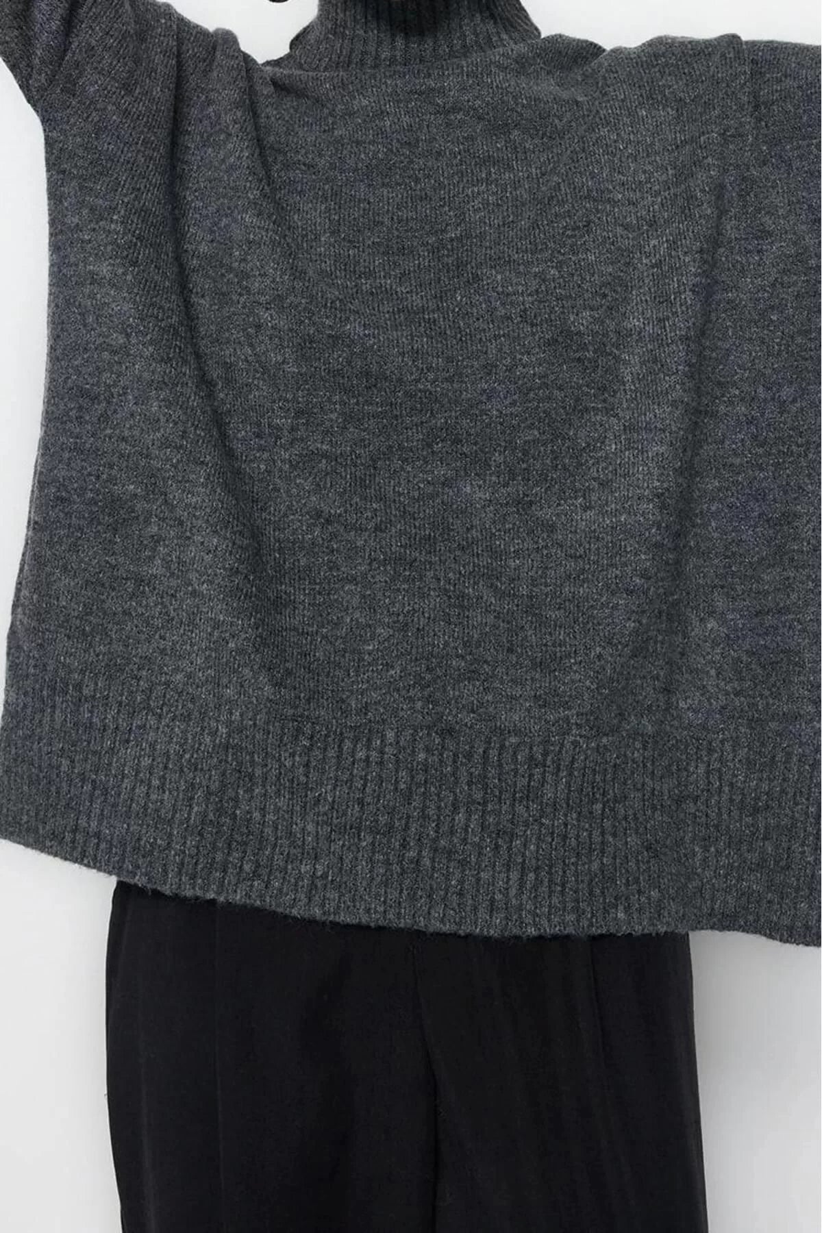 Women's Fashion Stylish Stand Collar Low Sleeve Regular Wide Fit Soft Texture Knitwear Sweater