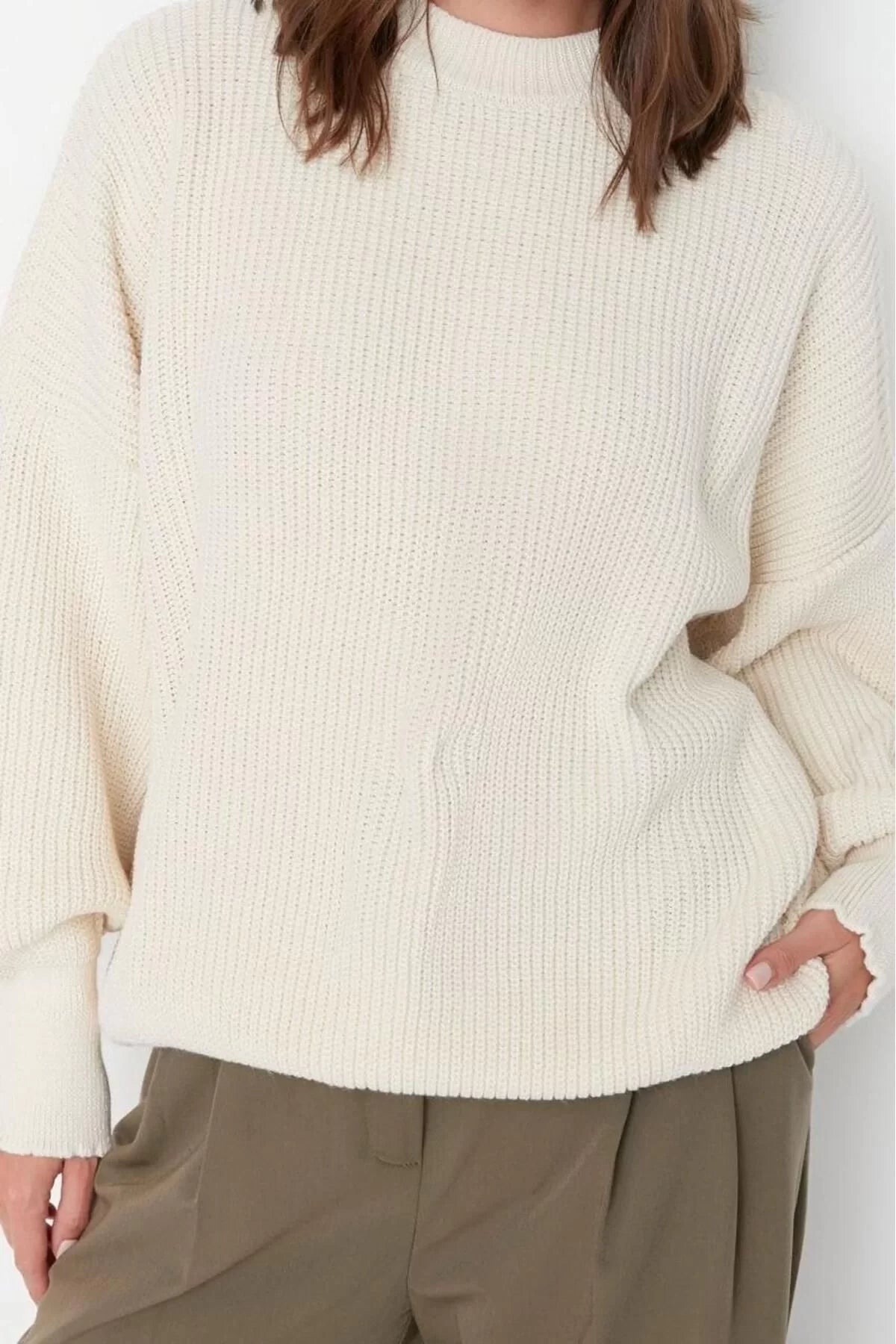 Women Fashion Stylish Crew Neck Balloon Sleeve Regular Wide Pattern Basic Knitwear Sweater