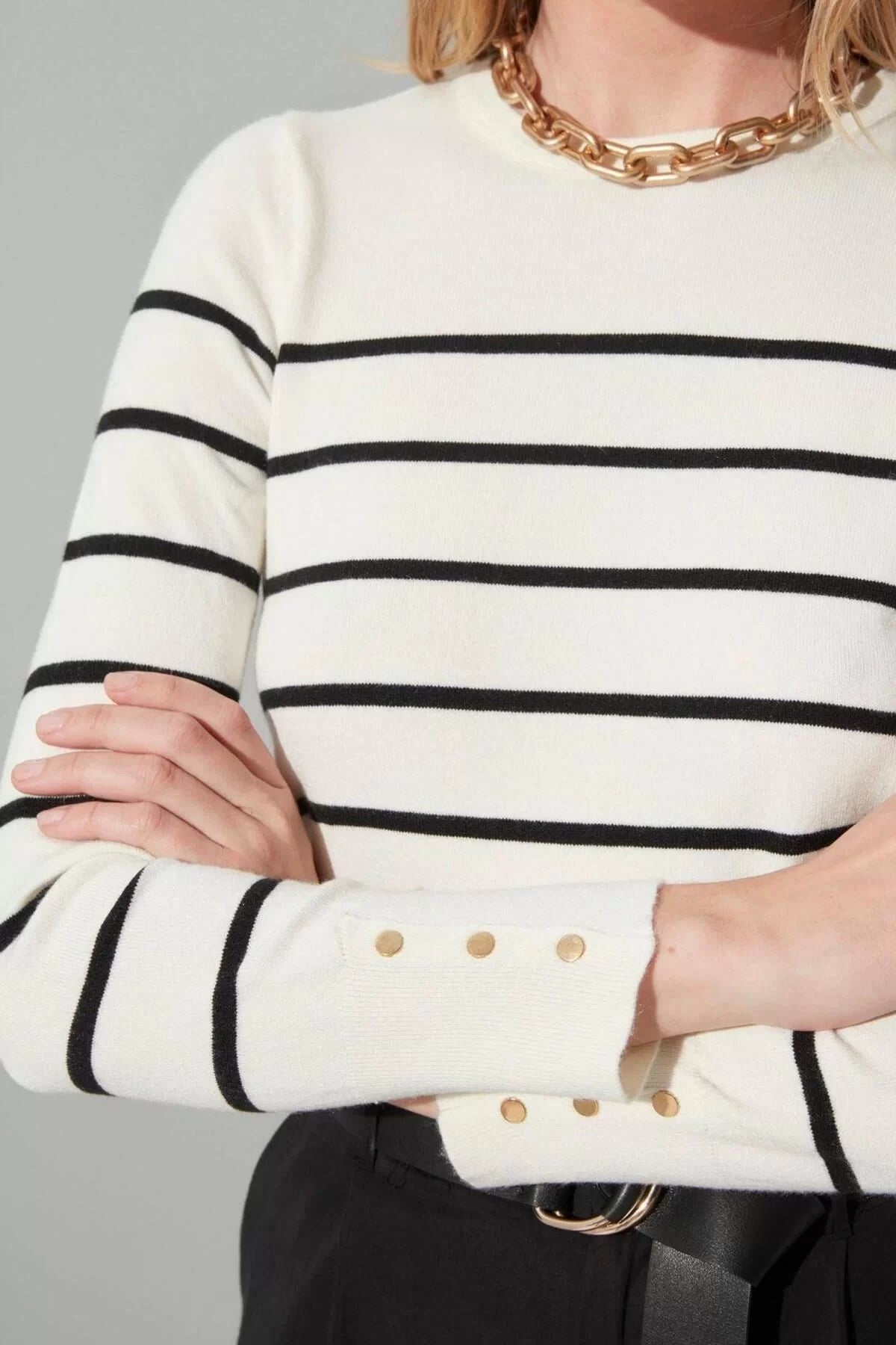 Women Fashion Stylish Crew Neck Standard Sleeve Regular Special Yarn Striped Knitwear Sweater