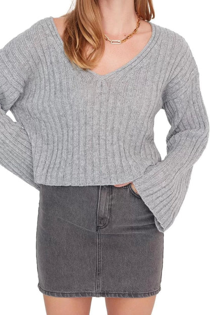 Women Fashion Stylish V Neck Standard Sleeve Crop Wool Wide Pattern Basic Knitwear Sweater