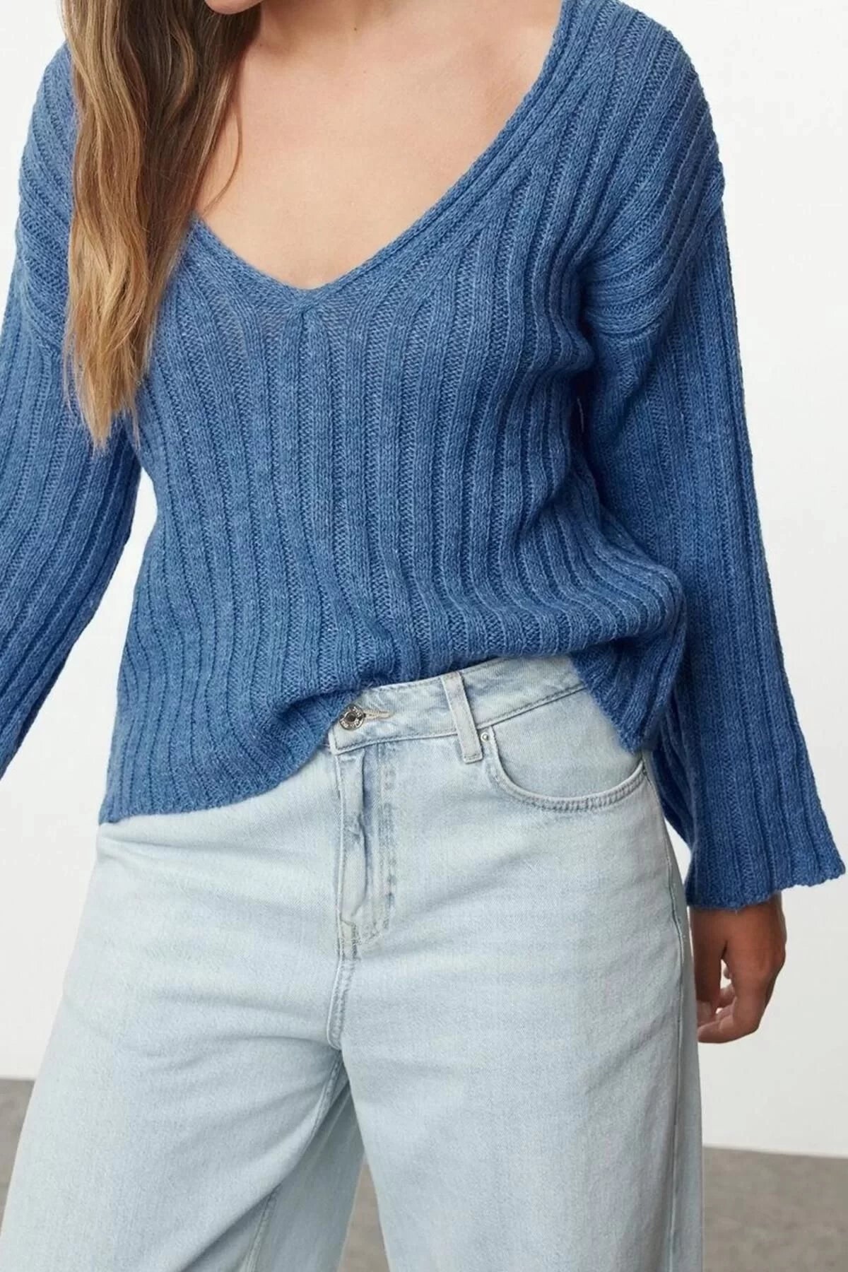 Women Fashion Stylish V Neck Standard Sleeve Crop Wool Wide Pattern Basic Knitwear Sweater