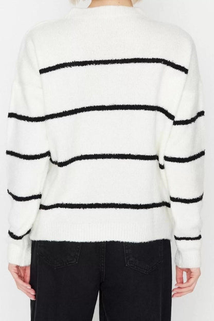 Women Fashion Stylish Crew Neck Standard Sleeve Regular Boucle Striped Knitwear Sweater