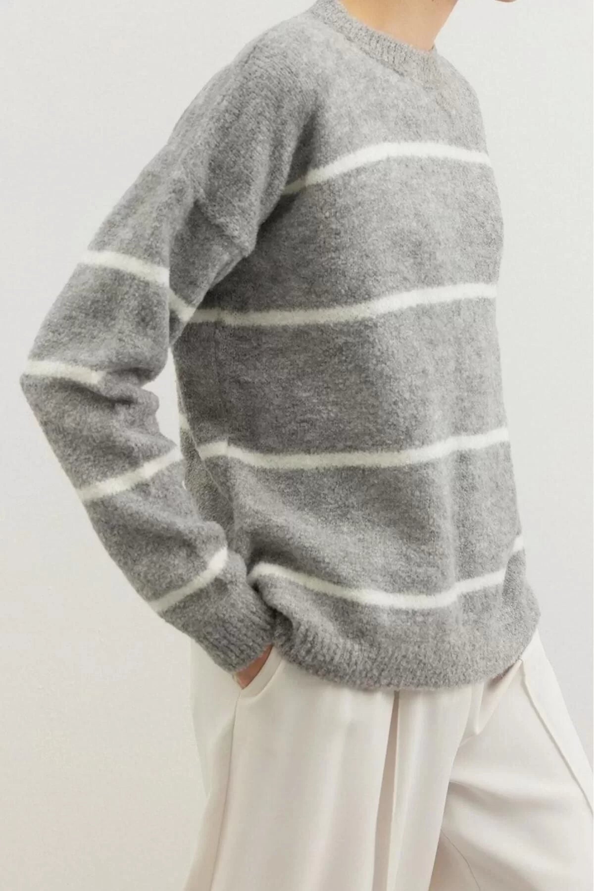 Women Fashion Stylish Crew Neck Standard Sleeve Regular Boucle Striped Knitwear Sweater