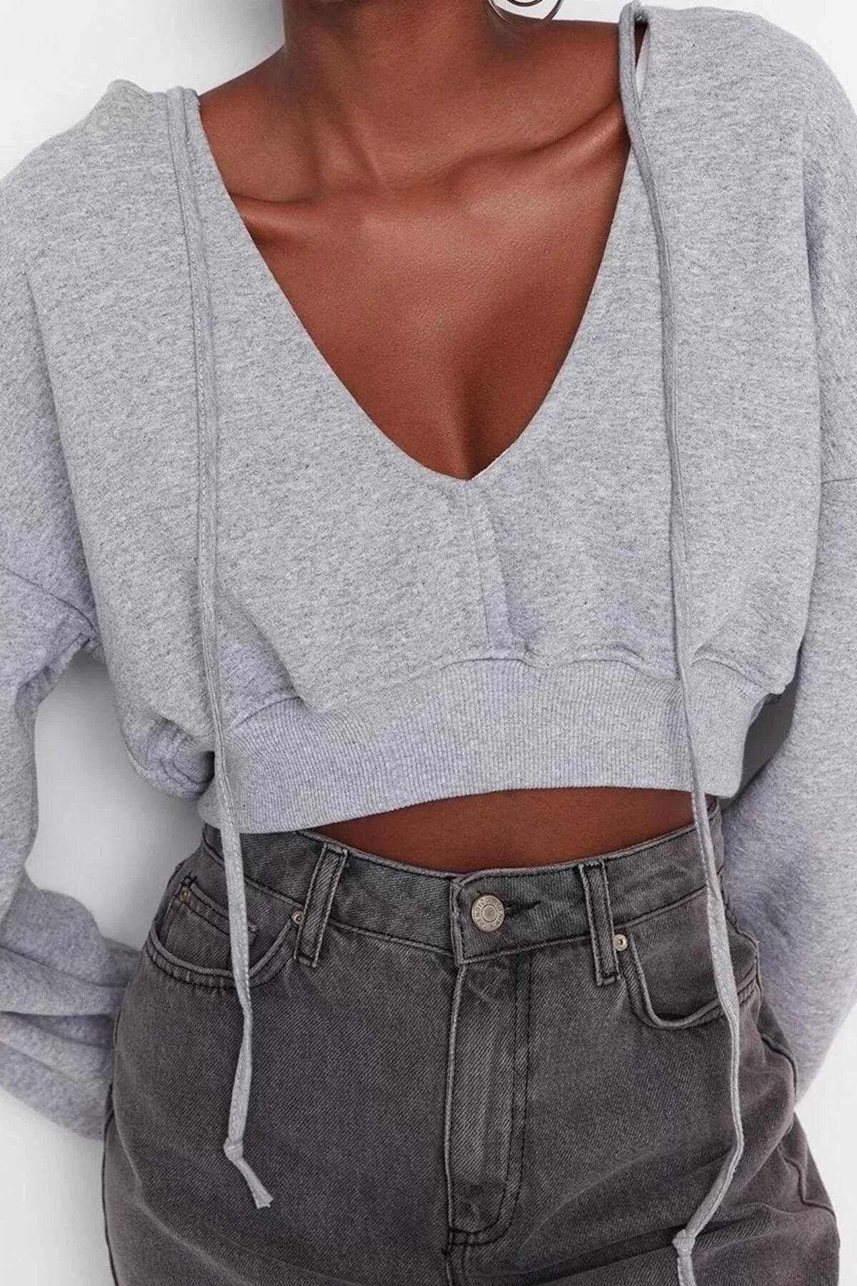 Women's Relaxed Hooded Low Sleeve Crop Thick Polar Fleece Inside V Neck Relaxed Cut Crop Knitted Sweatshirt