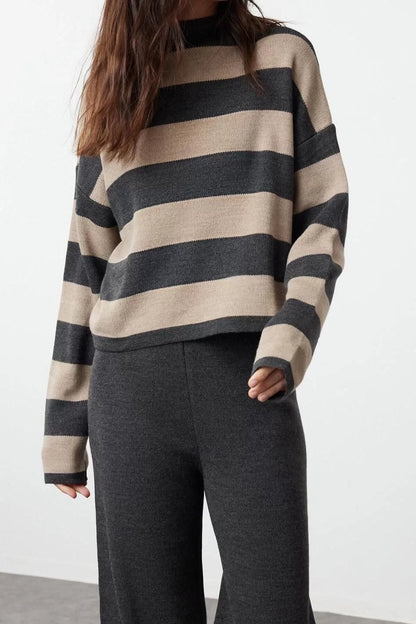 Women's Fashion Stylish Straight Leg Regular Length Long Sleeve Wide Cut Striped Knitwear Top-Bottom Set