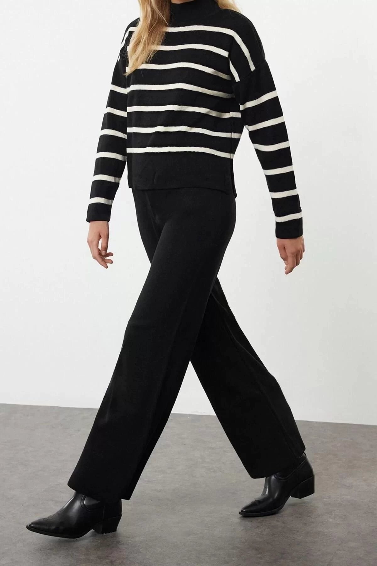 Women Fashion Stylish Regular Length Long Sleeve Striped Knitwear Pants Top-Bottom Set