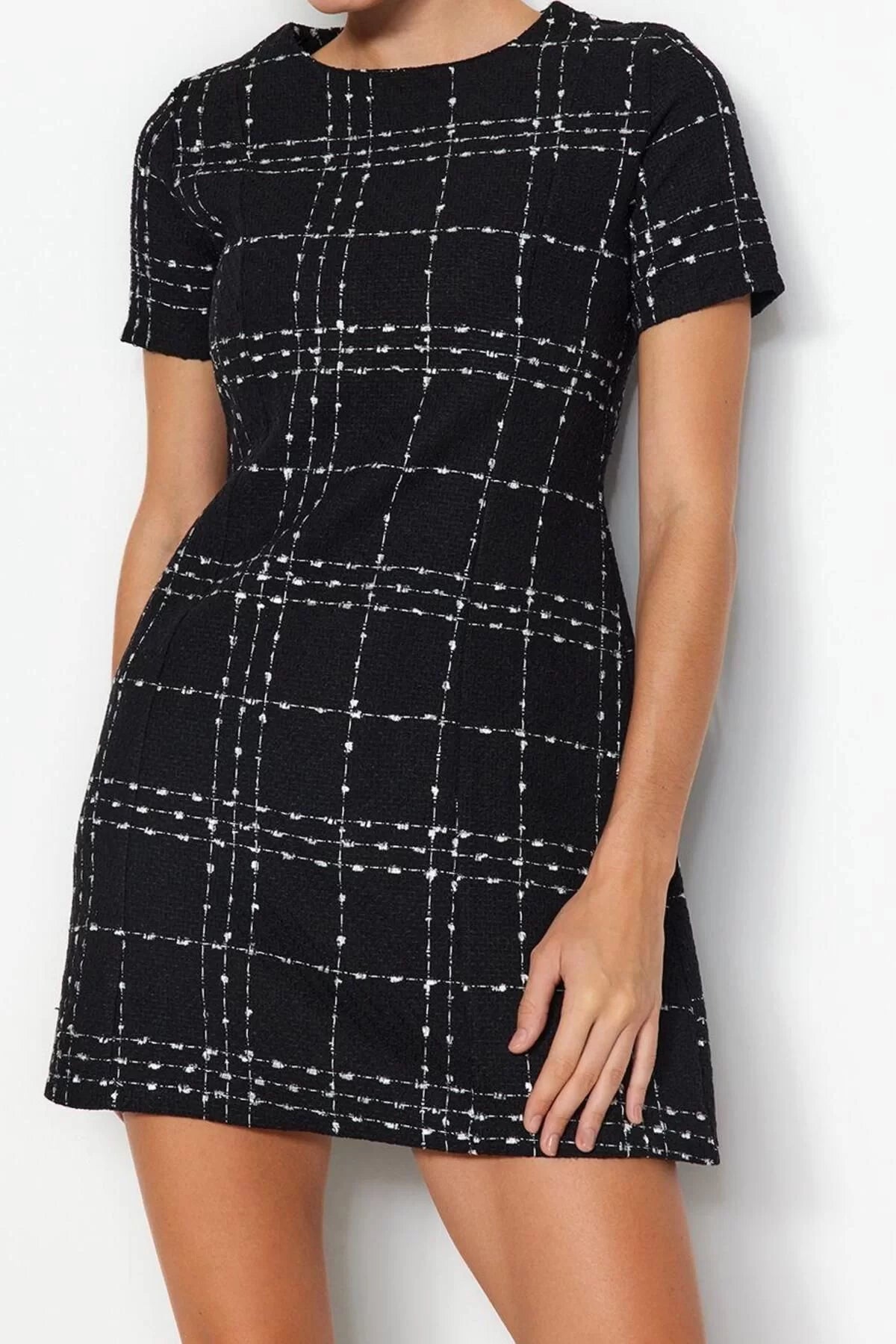 Women Fashion Stylish Mini Length Crew Neck Regular Plaid Checkered Straight Cut Tweed Woven Dress