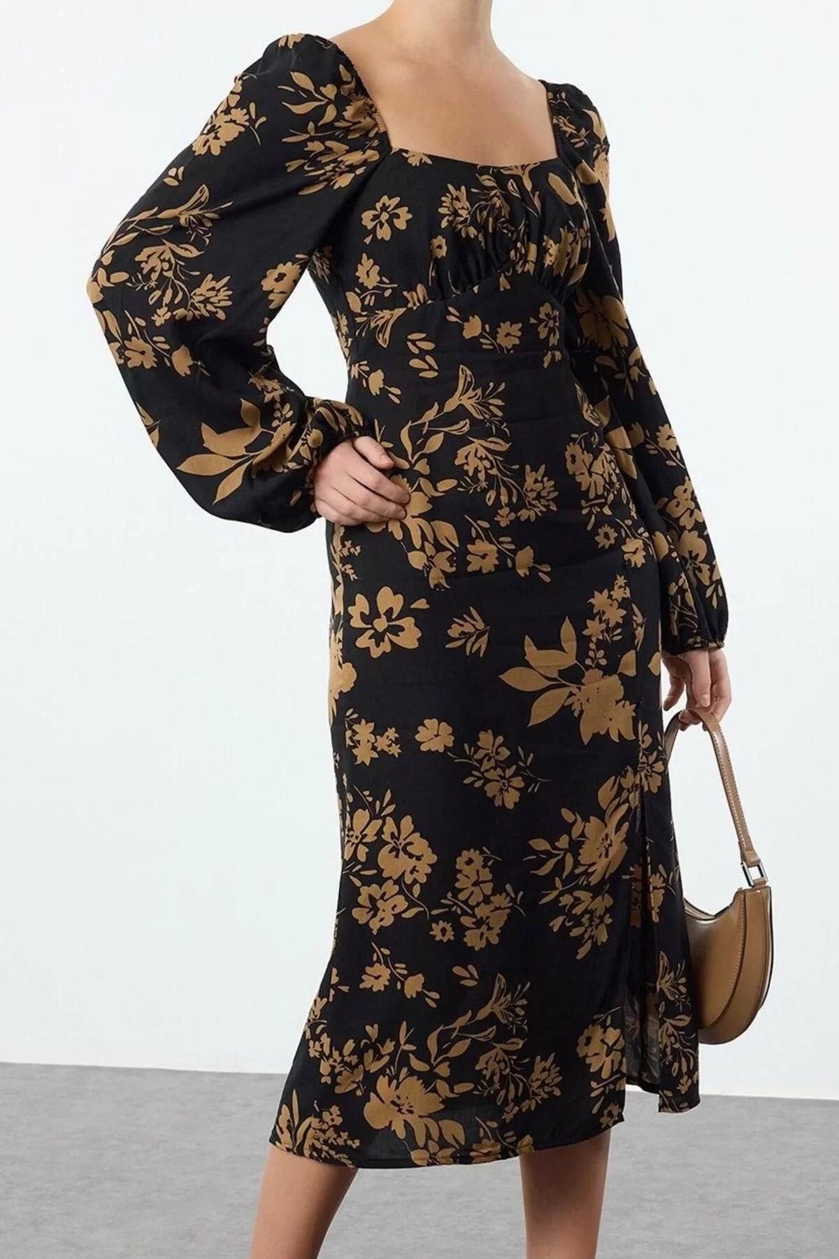 Women Fashion Stylish Midi Length Sweetheart Neck Regular Floral Patterned Woven Dress