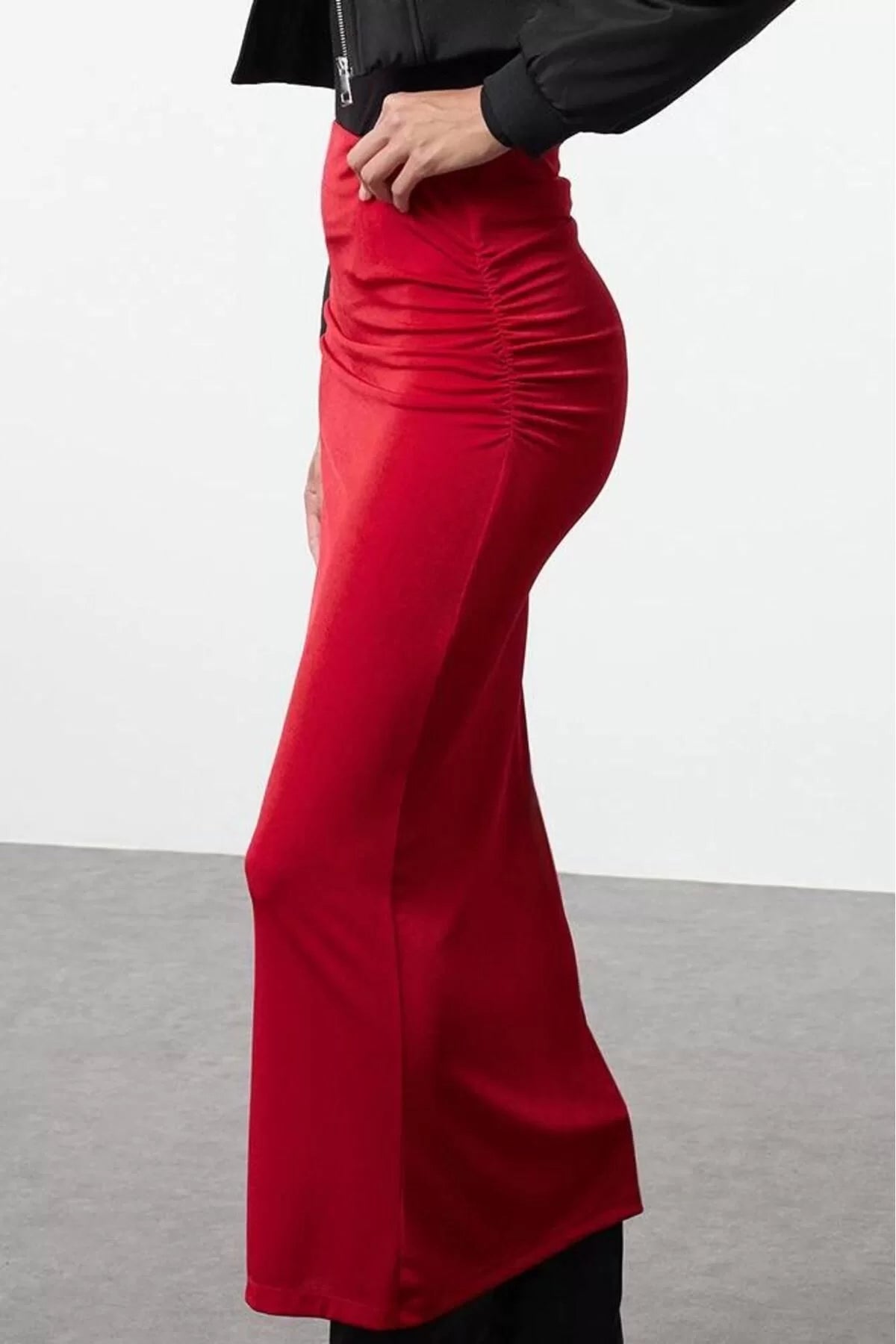 Women Fashion Style Maxi Unlined Knitted Premium Shiny Surface and Soft Texture Draped Maxi Knit Skirt