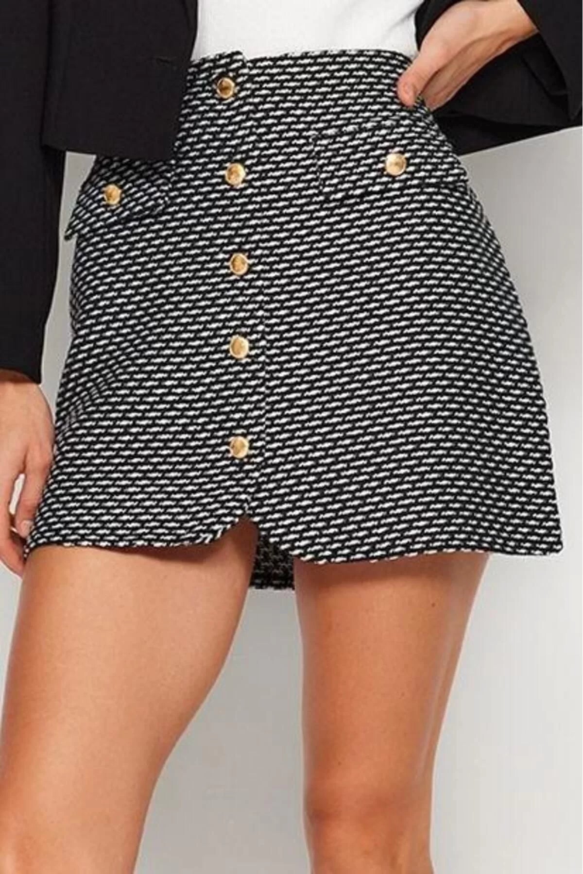 Women Fashion Style Mini Unlined Woven Button Detailed Tweed Fabric Mini Woven Skirt