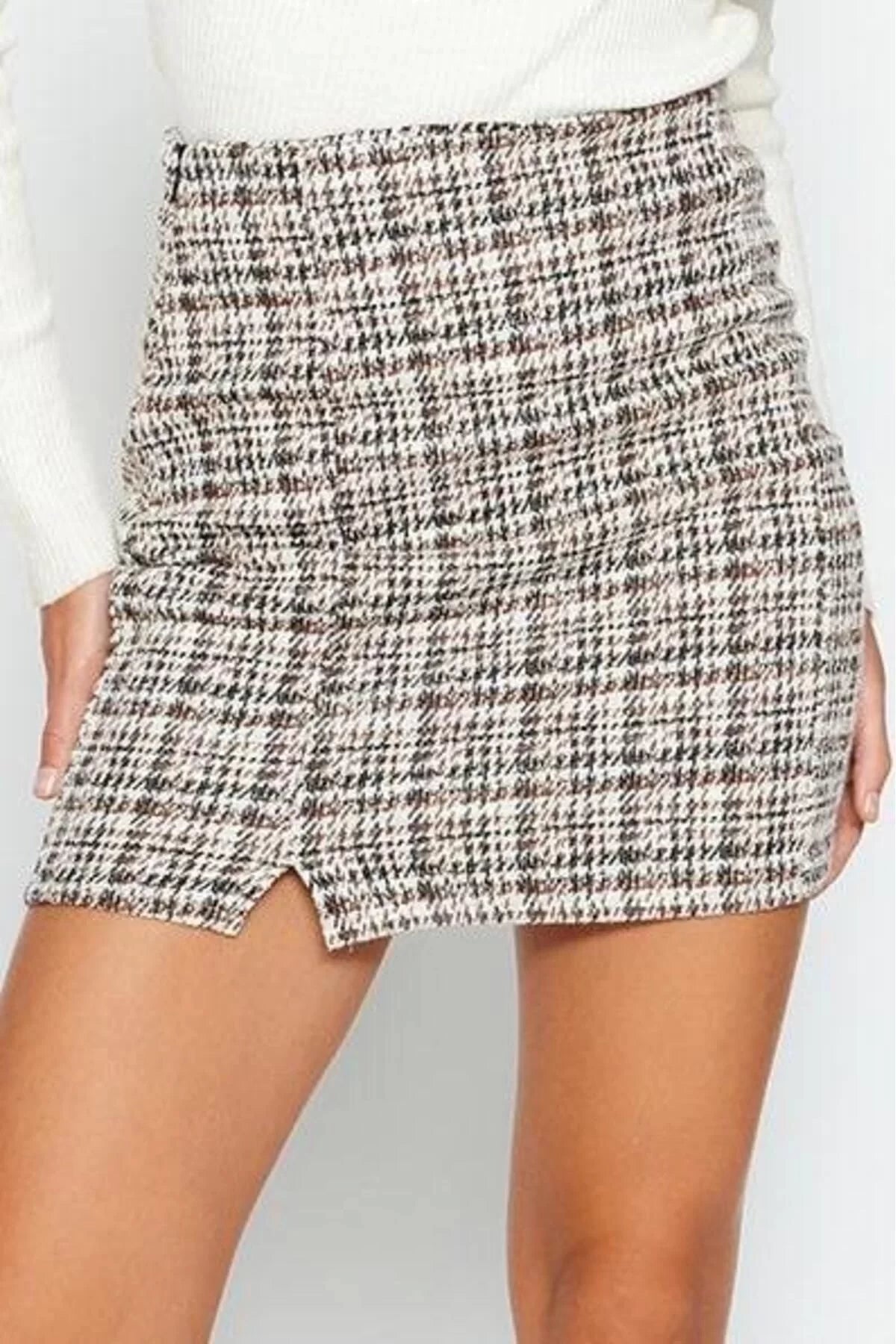 Women Fashion Style Mini Unlined Knitted Zippered and Slit Tweed Regular Waist Mini Knitted Skirt