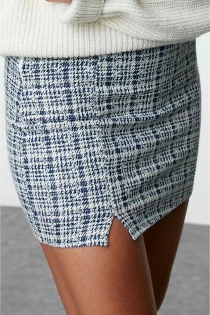 Women Fashion Style Mini Unlined Knitted Zippered and Slit Tweed Regular Waist Mini Knitted Skirt