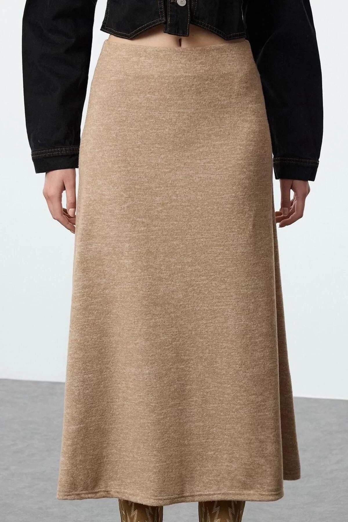 Women Fashion Style Maxi Unlined Knitted High Waist Flared Form Midi Length Soft Knitted Skirt