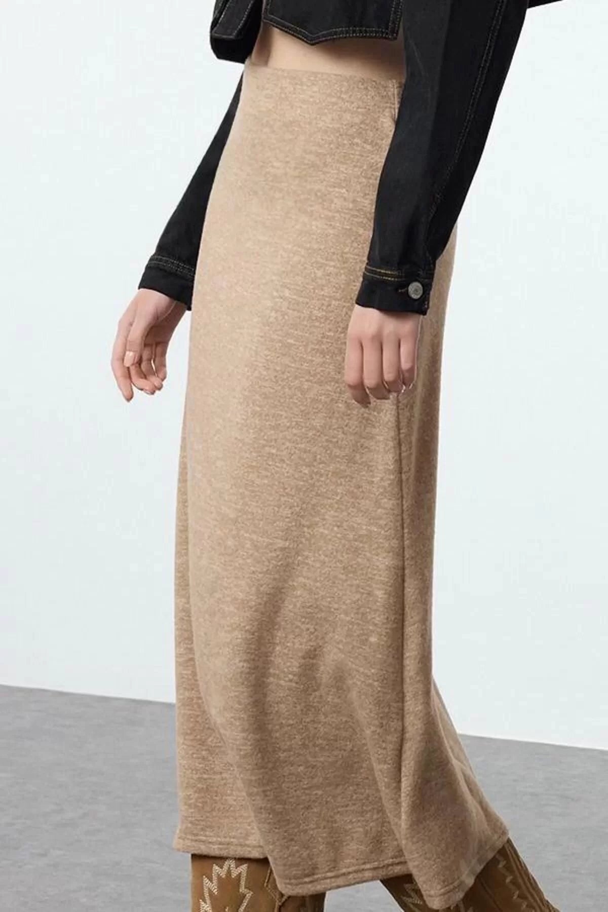 Women Fashion Style Maxi Unlined Knitted High Waist Flared Form Midi Length Soft Knitted Skirt