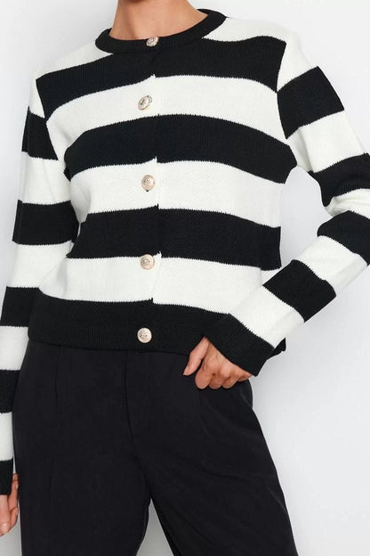 Women Fashion Stylish Crew Neck Standard Sleeve Regular Striped Basic Knitwear Cardigan