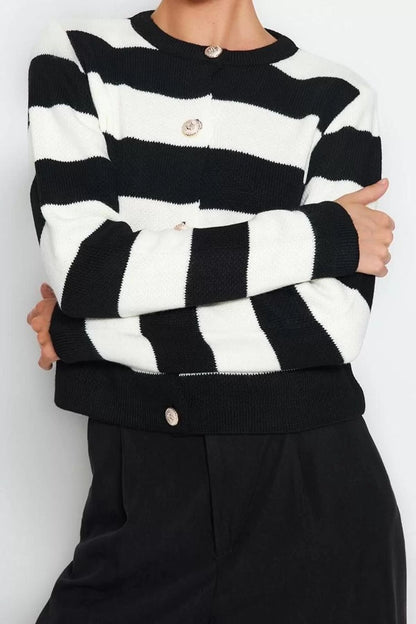 Women Fashion Stylish Crew Neck Standard Sleeve Regular Striped Basic Knitwear Cardigan