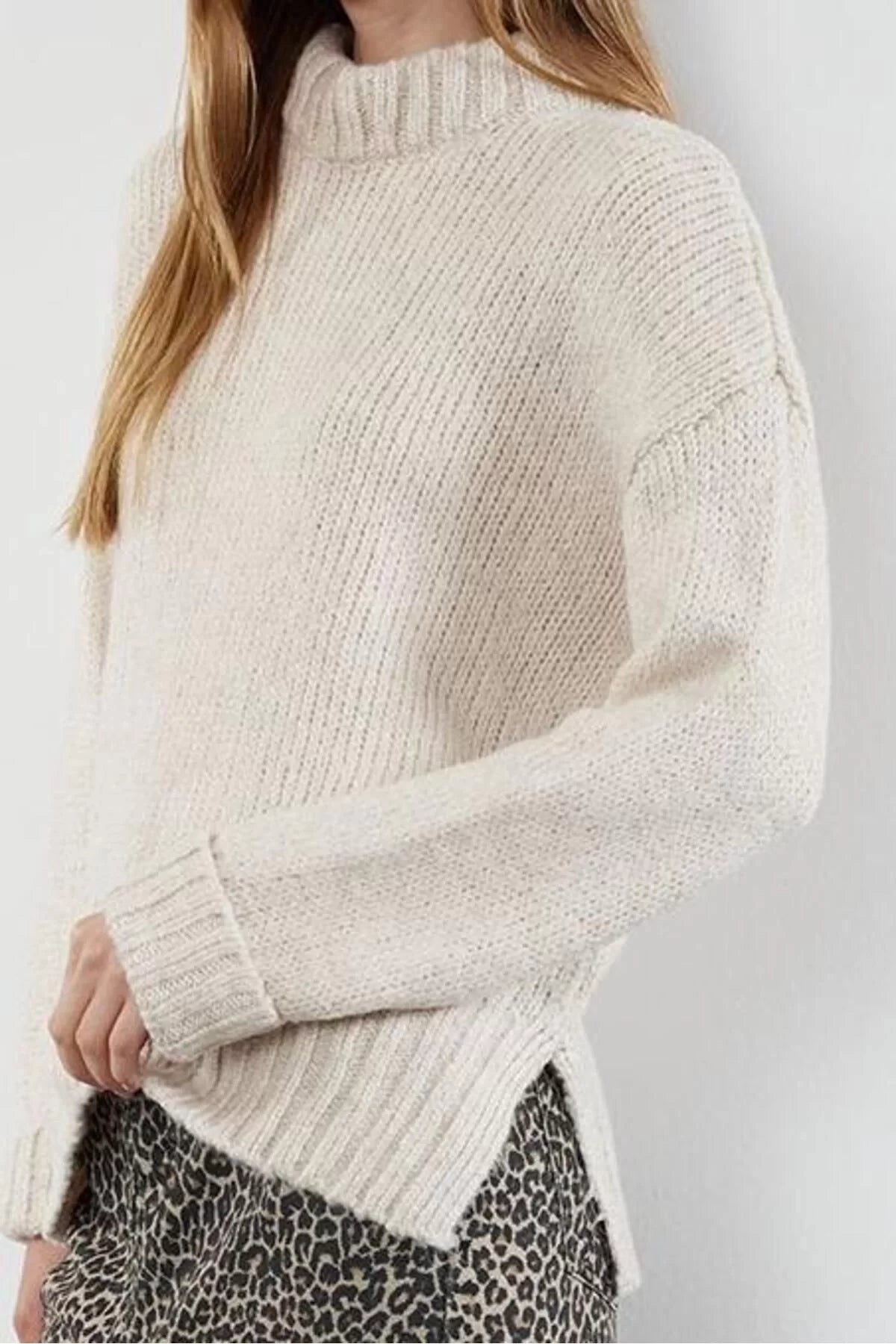 Women Fashion Stylish Crew Neck Standard Sleeve Regular Soft Texture Knitwear Sweater