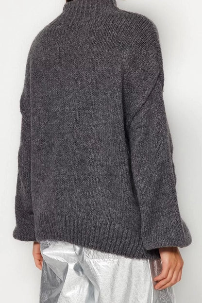 Women Fashion Stylish Crew Neck Standard Sleeve Regular Soft Texture Thick Knitted Sweater