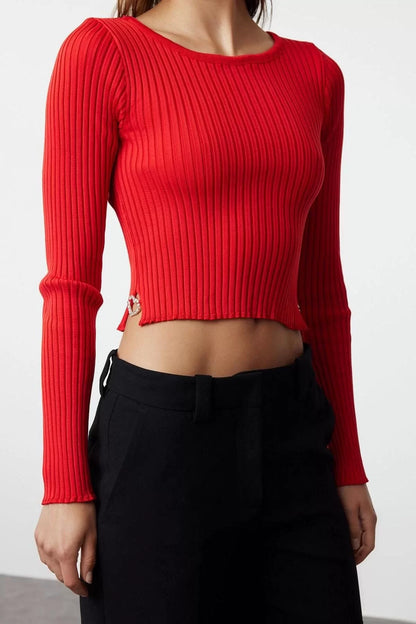 Women Fashion Stylish Crew Neck Standard Sleeve Crop Heart Accessory Knitwear Sweater