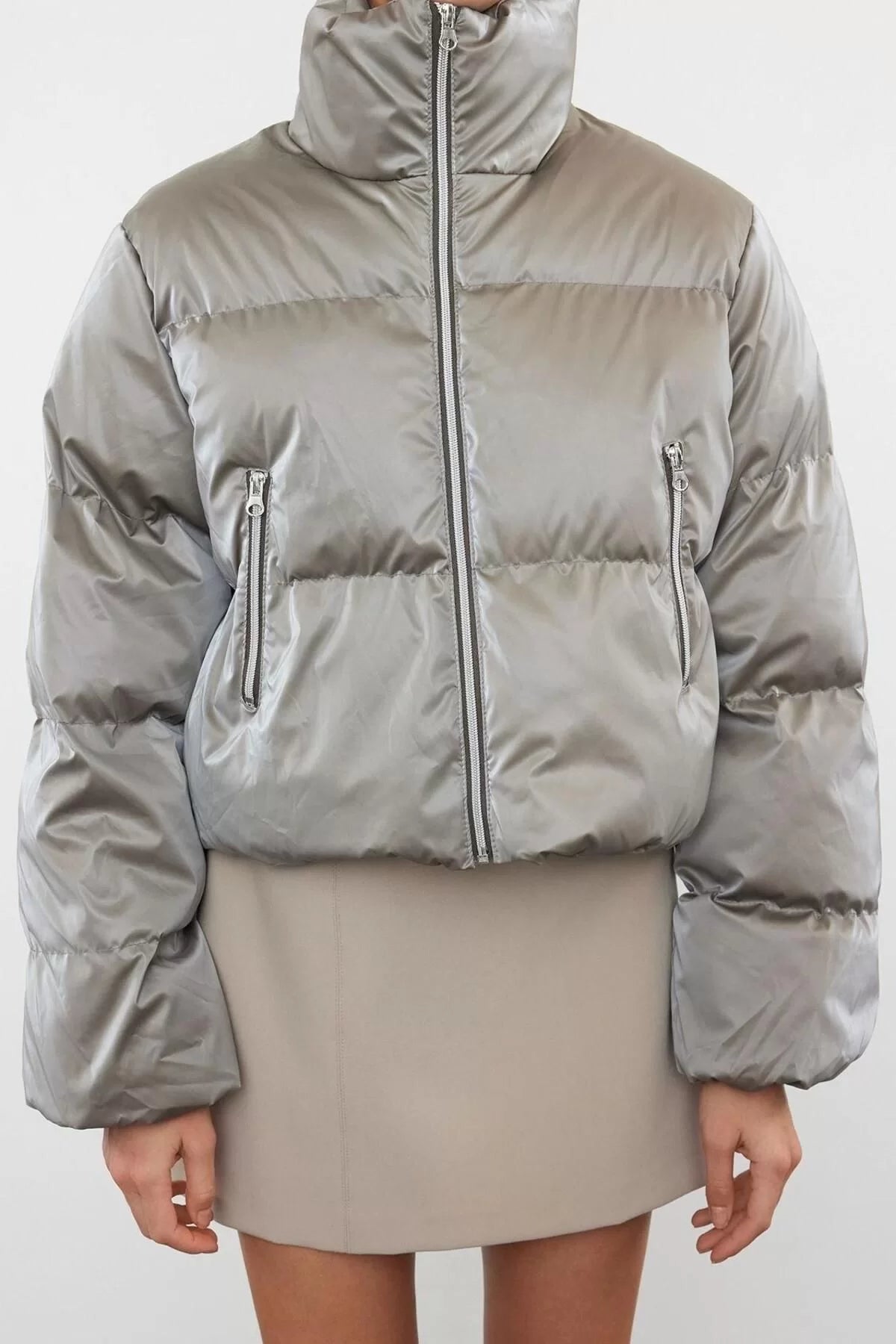 Women Fashion Stylish Regular Stand Collar Crop Plain Lined Oversize Shiny Water Repellent Puffer Coat