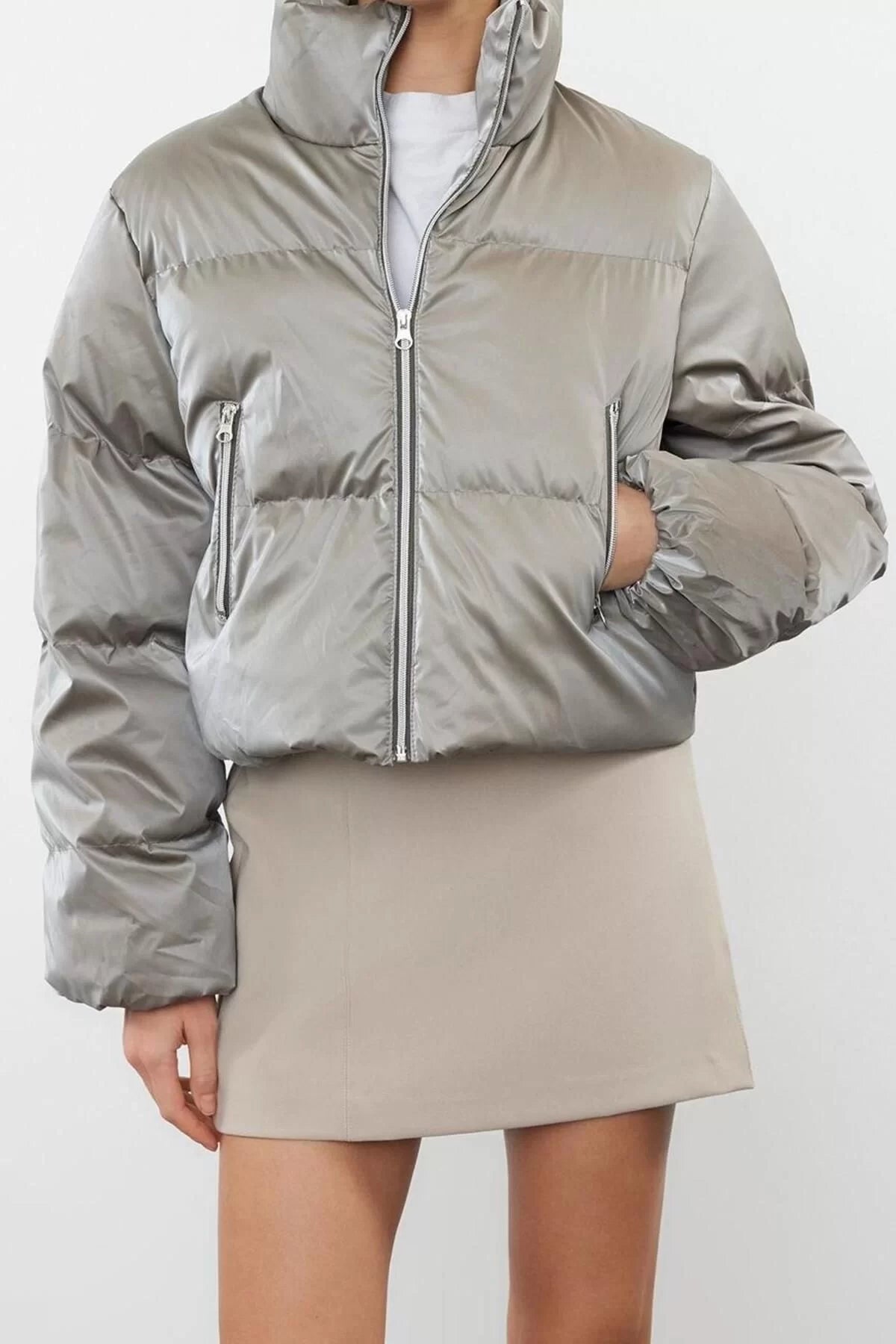 Women Fashion Stylish Regular Stand Collar Crop Plain Lined Oversize Shiny Water Repellent Puffer Coat