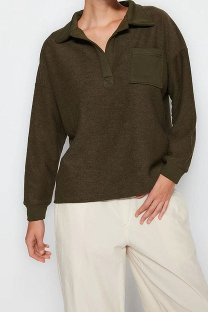 Women's Polo Collar Standard Sleeve Khaki Contrast Fabric Pocket Polo Collar Regular Fit Knitted Sweatshirt