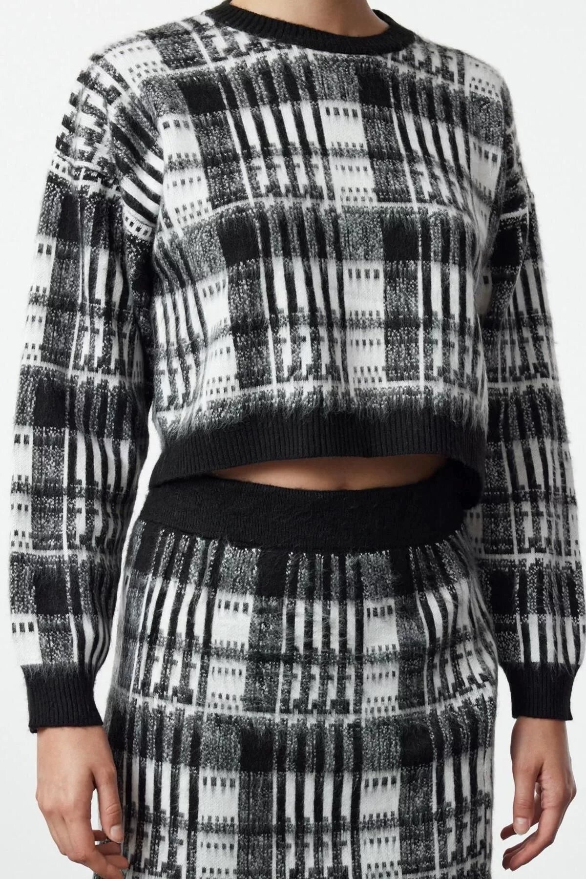 Women's Fashion Stylish Regular Length Long Sleeve Geometric Patterned Knitwear Top-Bottom Set