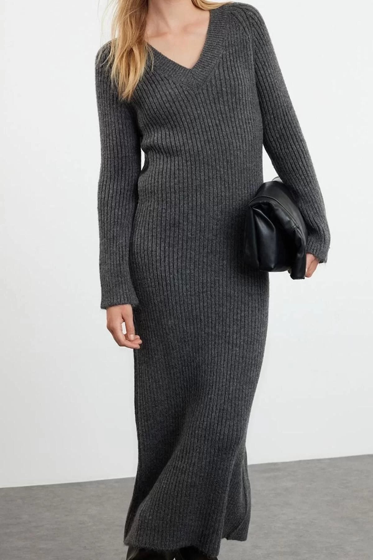 Women Fashion Stylish Maxi Length V Neck Regular Knitted Woolen Basic Dress