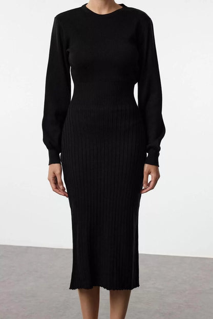 Women Fashion Stylish Midi Length Crew Neck Regular Dark Knitwear A-Line Form Fit Dress