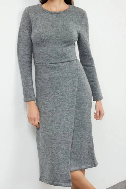 Women's Fashion Stylish Midi Length Crew Neck Regular Knitwear Soft Texture Double Breasted Skirt Detail Dress