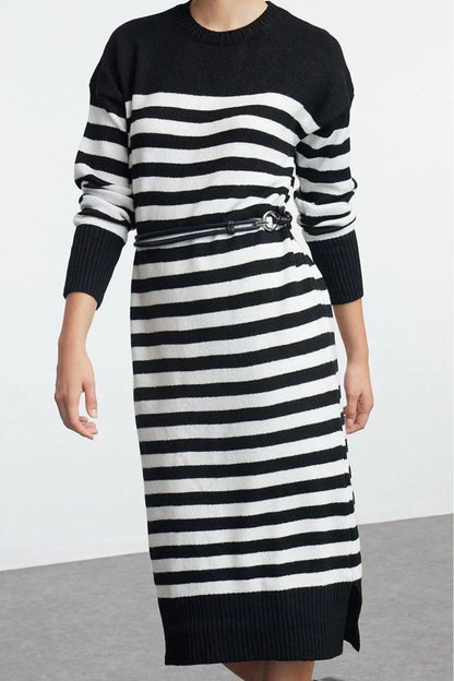 Women Fashion Stylish Midi Length Crew Neck Regular Striped Knitwear Soft Texture Dress