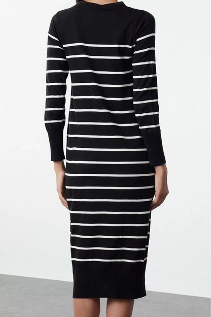 Women Fashion Stylish Midi Length Crew Neck Regular Premium Yarn Special Yarn Knitwear Basic Striped Dress