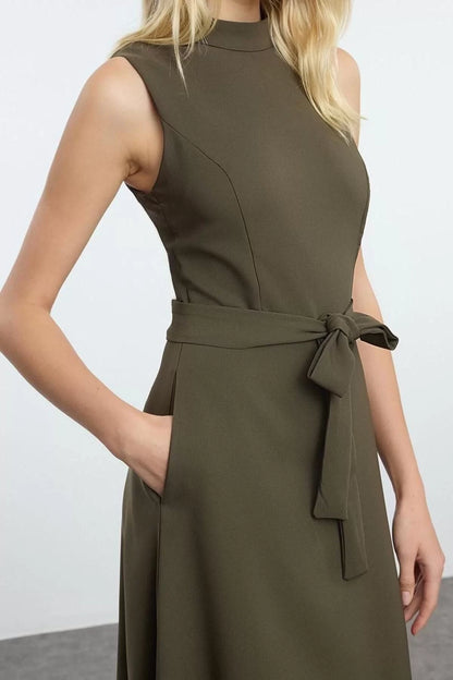 Women Fashion Stylish Midi Length Crew Neck Regular Belted Waist Open Woven Dress