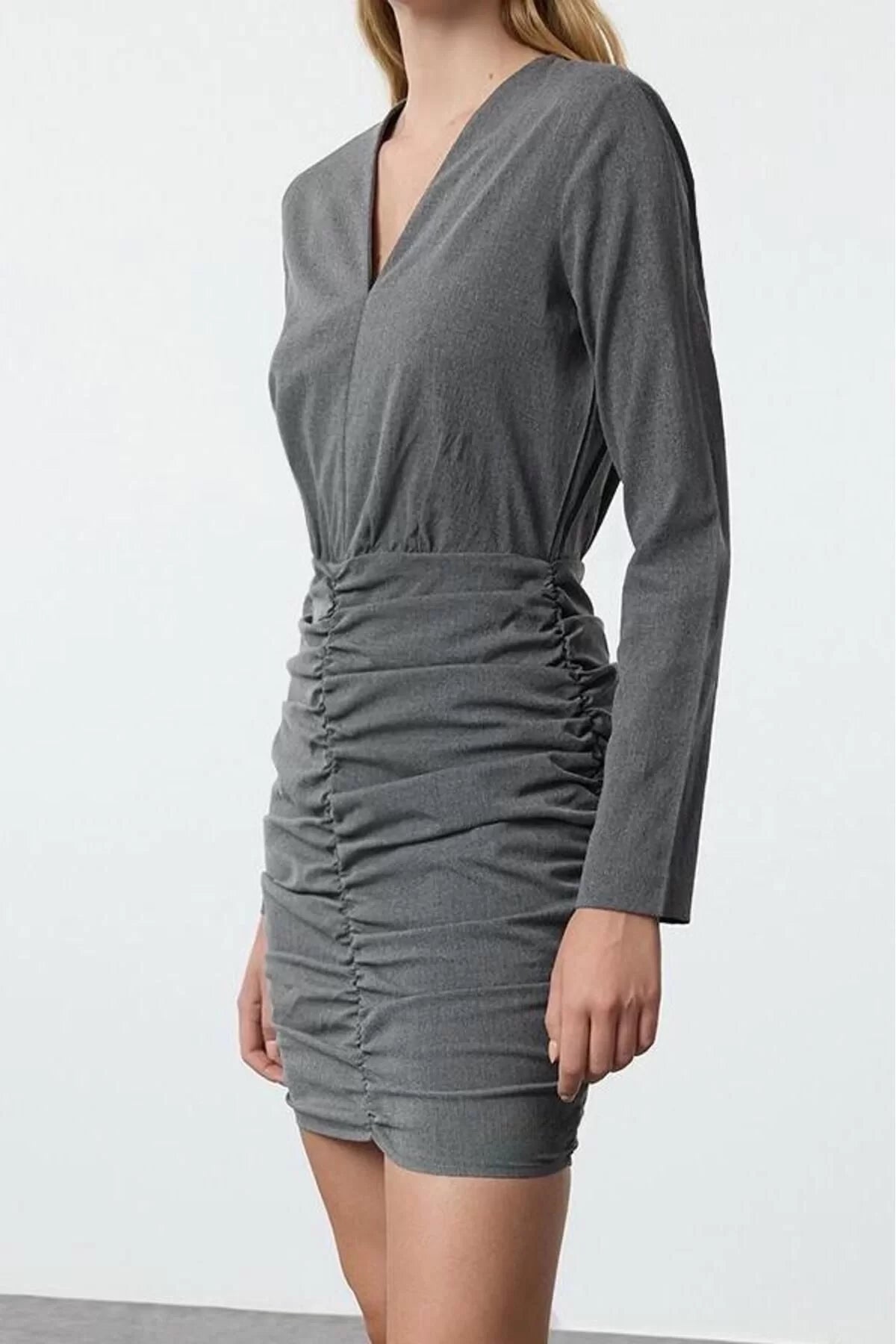 Women's Fashion Stylish Mini Length V Neck Regular Body-hugging Drape Detailed Woven Dress