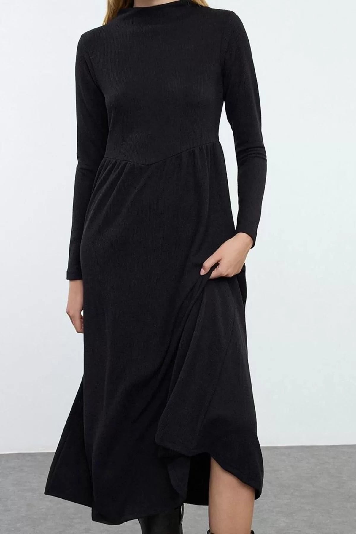 Women Fashion Stylish Maxi Length Boat Neck Regular Plain Skater Waist Open Elastic Knitted Dress