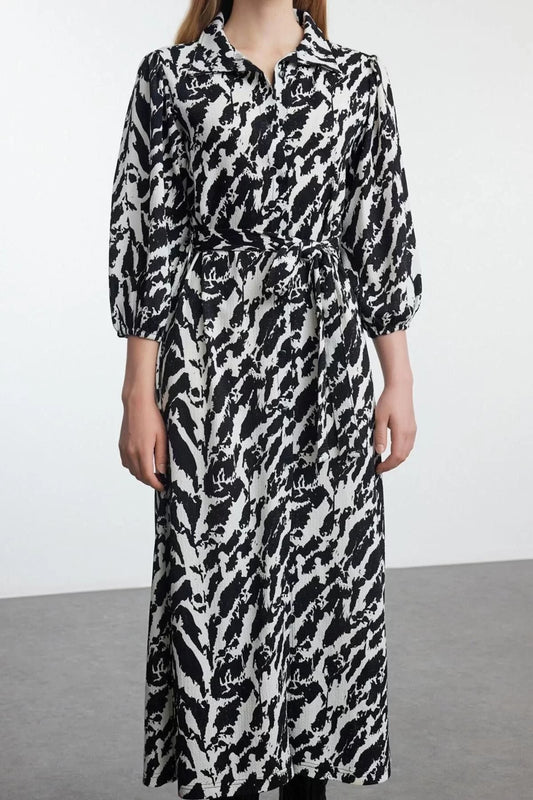 Women Fashion Maxi Length Shirt Collar Relaxed Animal Print Belted Crepe Textured Knit Shirt Dress